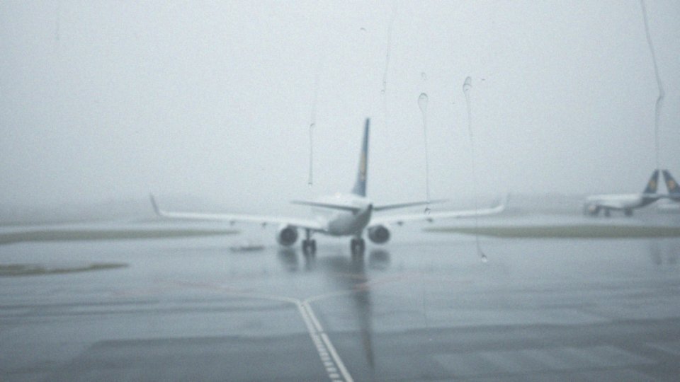 Jakie są warunki atmosferyczne, a ich wpływ na czas lotu?