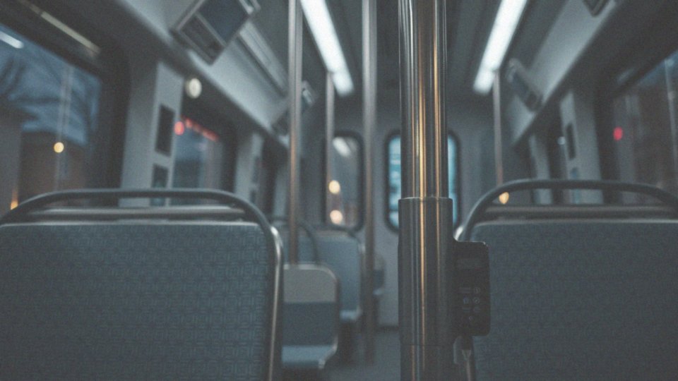 Jakie są przepisy dotyczące kontroli biletów na okaziciela?